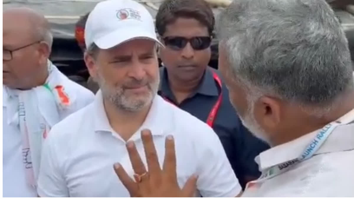 पूर्णिया में राहुल ने पप्पू यादव का पकड़ा हाथ, बोले – "थोड़ा वजन कीजिए कम"