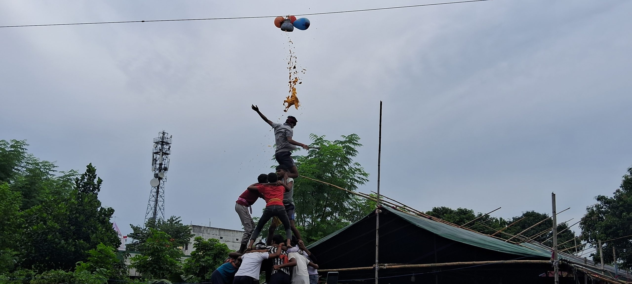 सुपौल: धूमधाम से मनाई गई कृष्णाष्टमी, मटका फोड़ प्रतियोगिता में युवा शक्ति जगतपुर की टीम विजयी