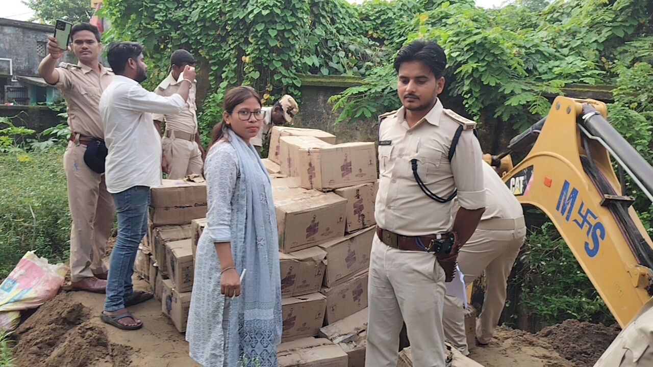 पुलिस ने 1175 लीटर देसी व विदेशी शराब किया नष्ट
