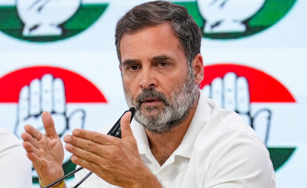 पश्चिम बंगाल में वोटर लिस्ट से लाखों नाम हटाने का आरोप: लोकतंत्र पर बड़ा सवाल