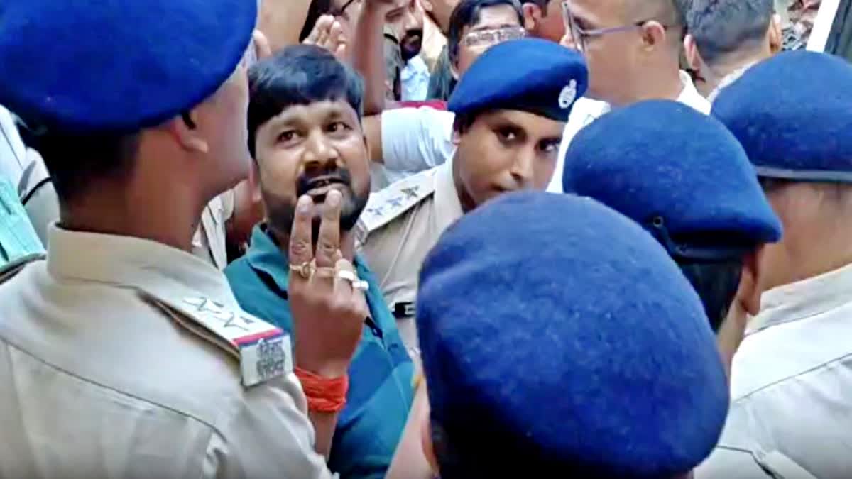 नामांकन करने पहुंचे RJD उम्मीदवार को झारखंड पुलिस ने किया गिरफ्तार, जानिए क्या है मामला