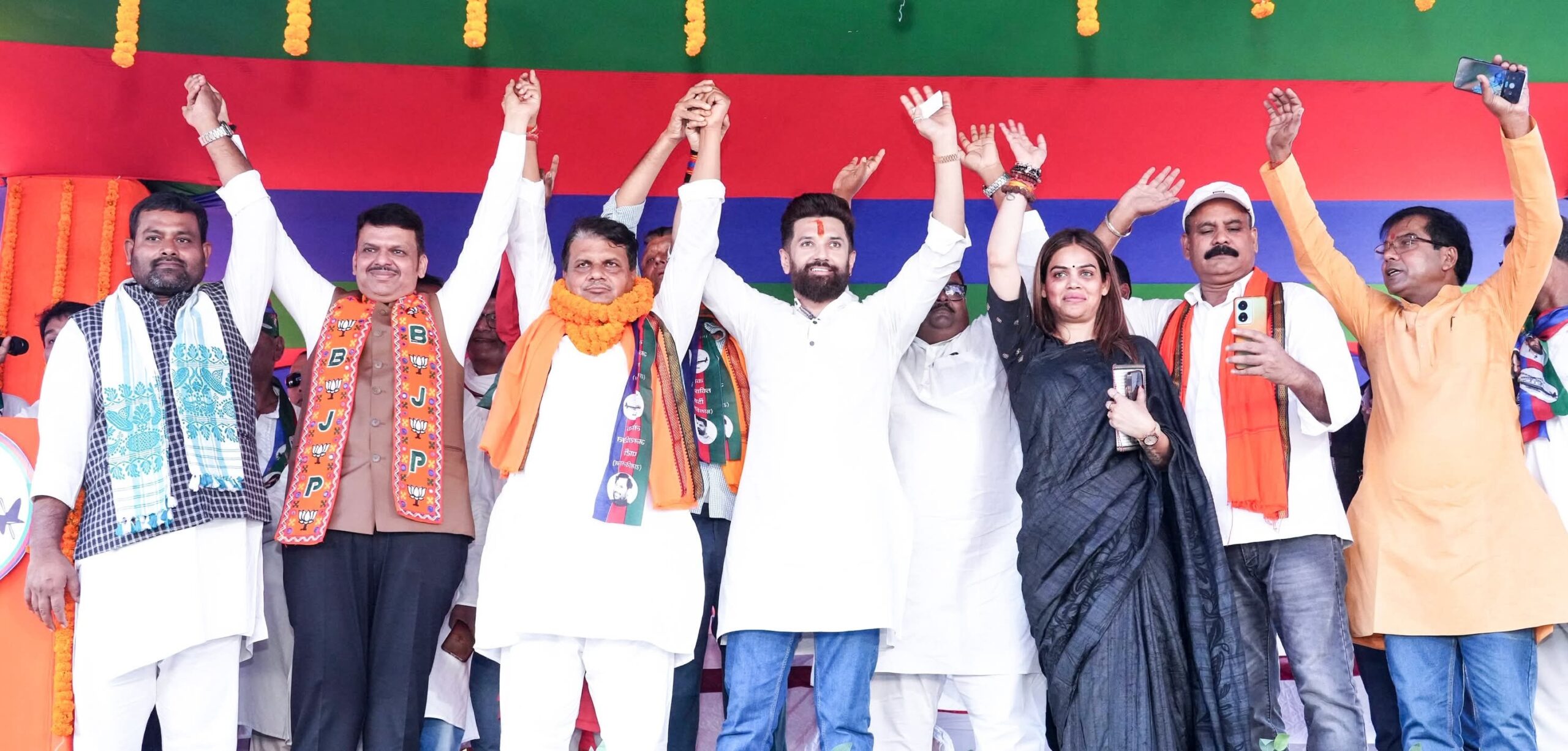 Bihar Election 2025: सिमरी बख्तियारपुर में चिराग पासवान का हमला — “जिसको सांसद बनाया, उसी ने पीठ में खंजर घोंपा”