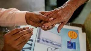 महाराष्ट्र स्थानीय निकाय चुनाव 2025: पहले चरण में 264 नगर परिषदों व नगर पंचायतों में मतदान शुरू