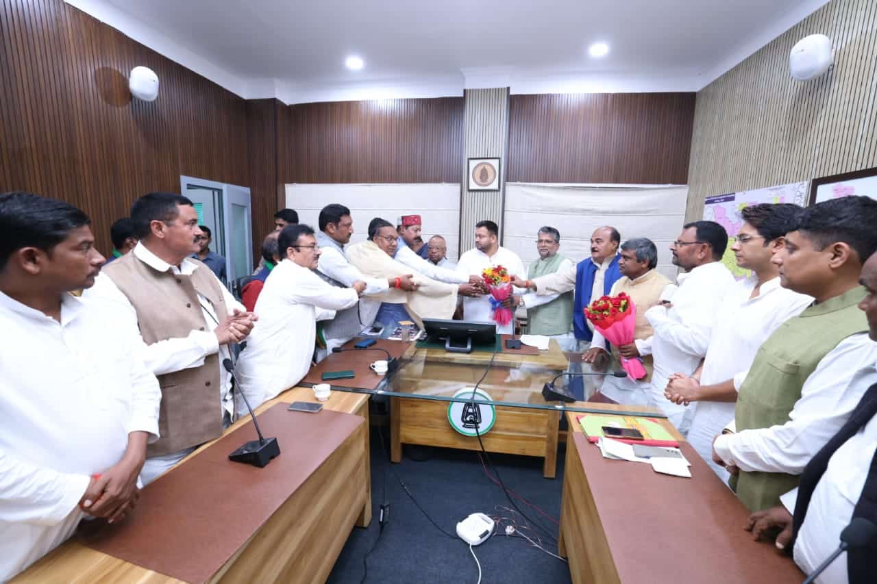 तेजस्वी यादव की अनुपस्थिति में RJD की बड़ी बैठक, संगठन और गठबंधन पर होगा बड़ा फैसला
