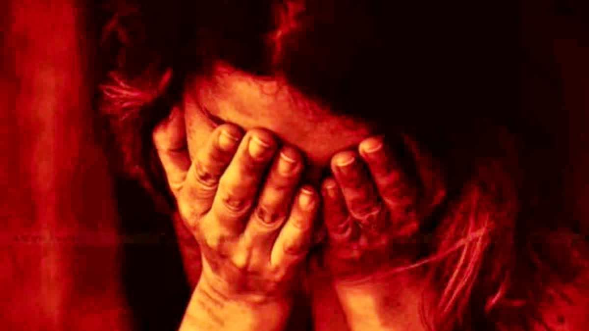 ‘जबरन शराब पिलाई, नाचने को किया मजबूर’ पूर्णिया में युवती से सामूहिक दुष्कर्म, गैरेज में पूरी रात चला हैवानियत का खेल