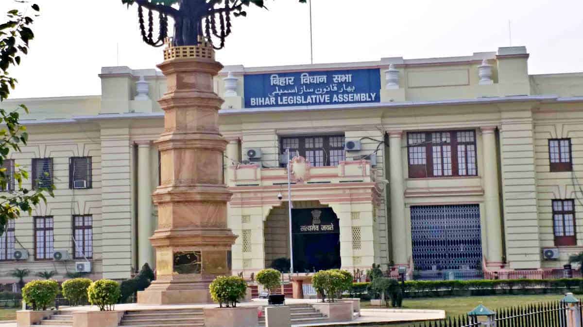 बिहार विधानसभा में उठा पत्रकार पेंशन नियमावली 2015 का मामला